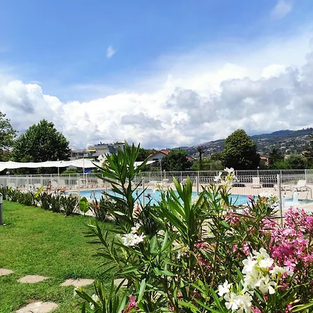 Les De Robinson: Riverside With Pool Apartment Mandelieu-la-Napoule